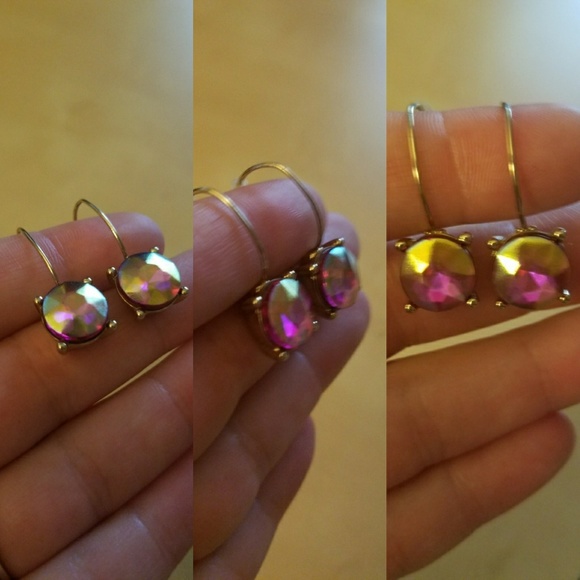 Betsey Johnson fuschia drop earrings - Picture 1 of 1